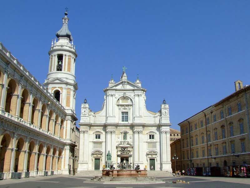 B&B Del Corso Loreto Esterno foto