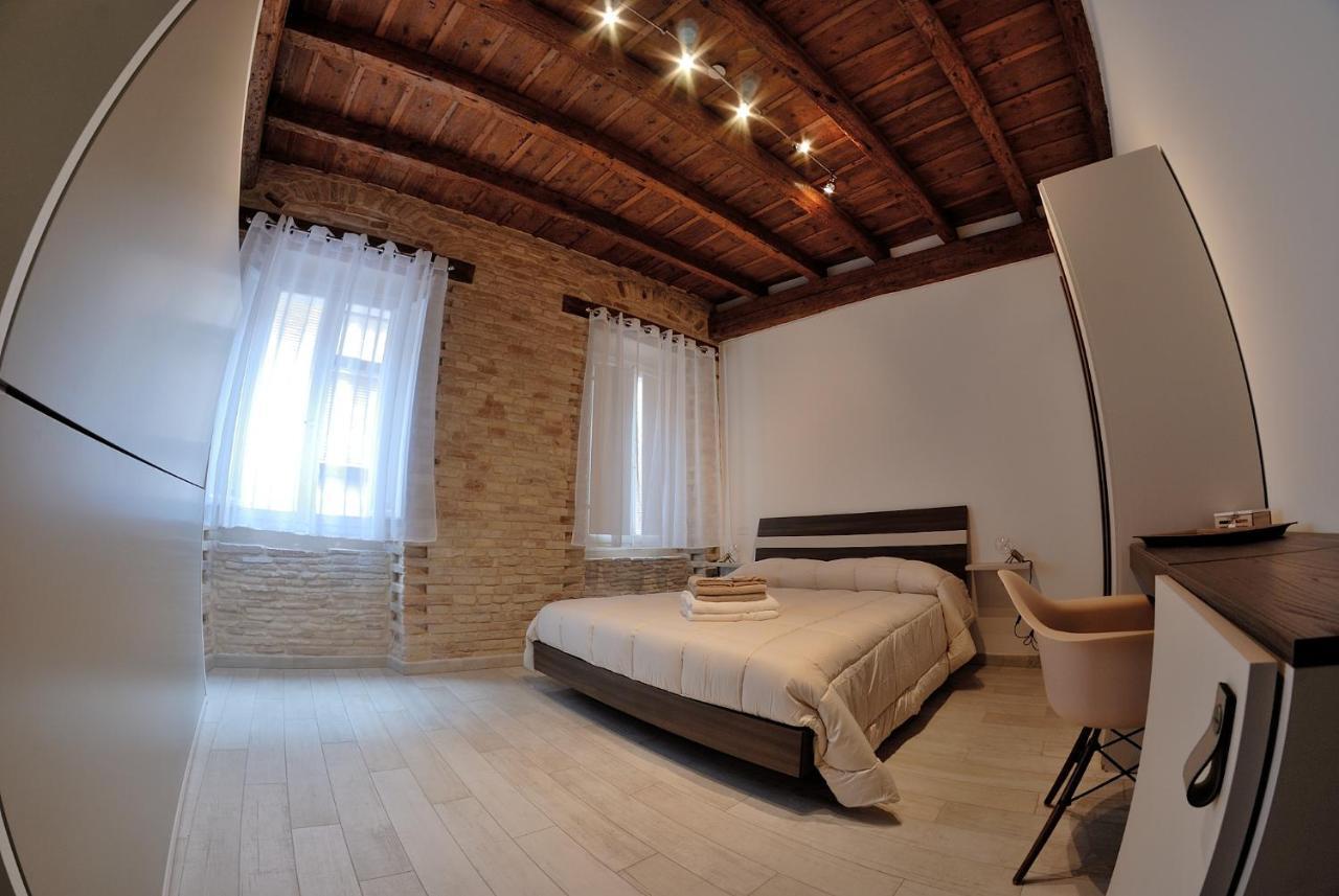 B&B Del Corso Loreto Esterno foto