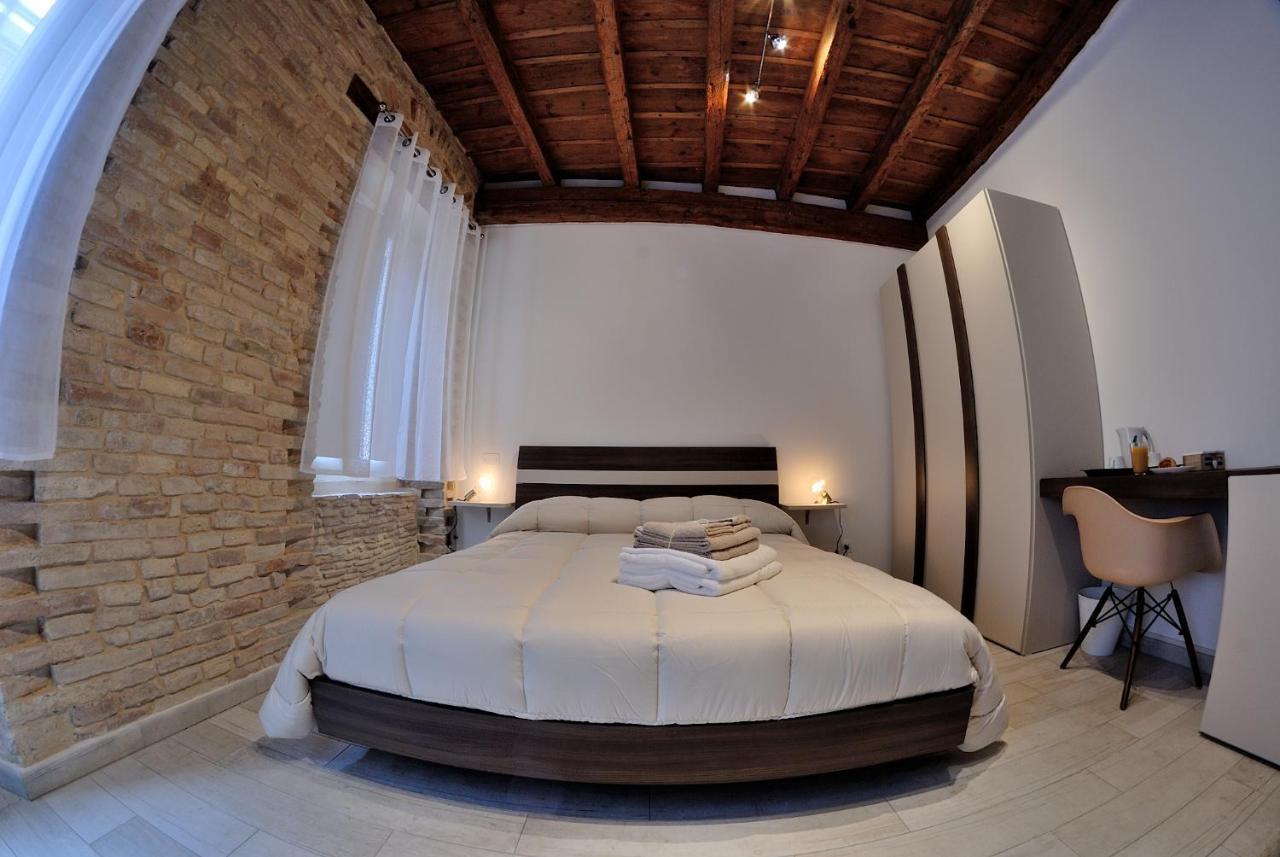 B&B Del Corso Loreto Esterno foto